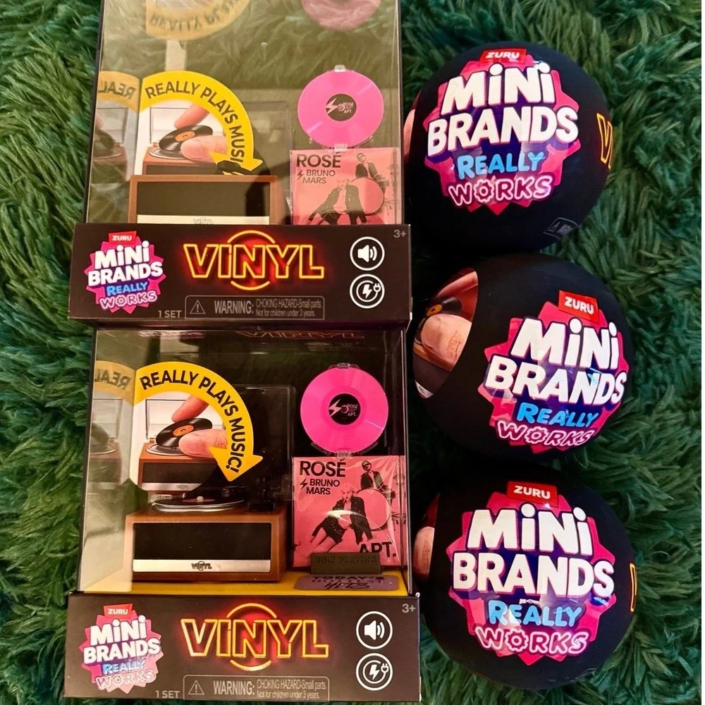 2 Mini Brand Really Works MINI PLAYER + 3CAPSULE Vinyl Playset Series NEW